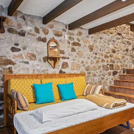 Lorences C Country house